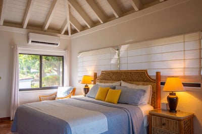 Luxury Villa Photo #28