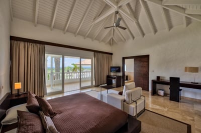 Luxury Villa Photo #34