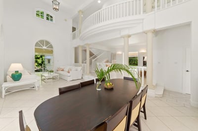 Luxury Villa Photo #12