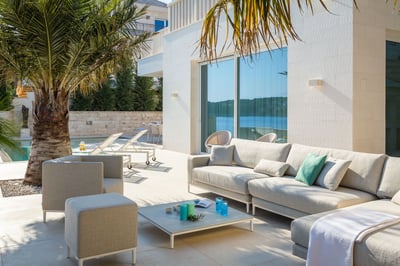 Luxury Villa Photo #30
