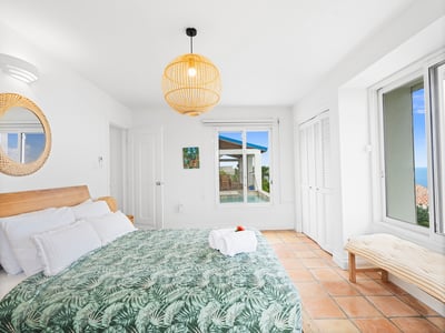 Luxury Villa Photo #18