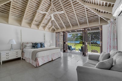 Luxury Villa Photo #22