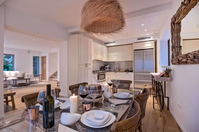 Luxury Villa Photo #20