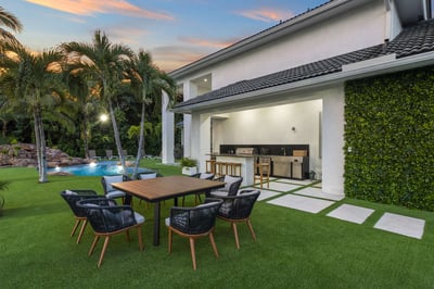 Luxury Villa Photo #16