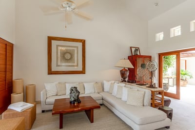 Luxury Villa Photo #16