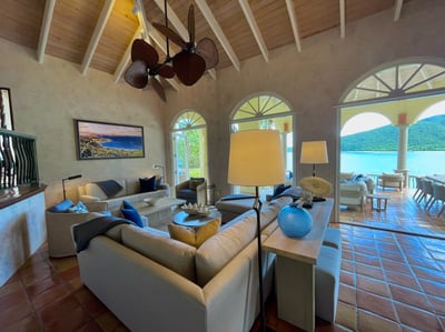 Luxury Villa Photo #23