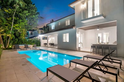 Luxury Villa Photo #2