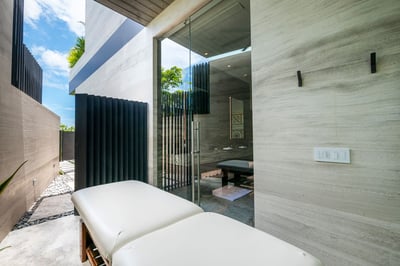 Luxury Villa Photo #27