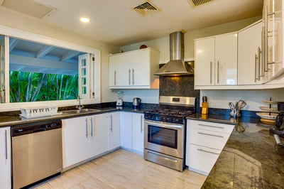 Luxury Villa Photo #40