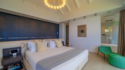 Luxury Villa Photo #60