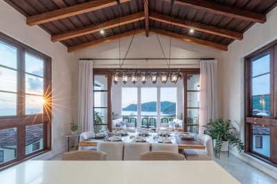 Luxury Villa Photo #9