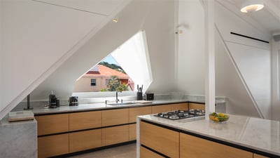Kitchen & Dining Area