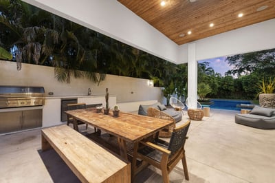 Luxury Villa Photo #13