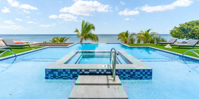 Luxury Villa Photo #4