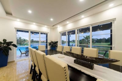 Luxury Villa Photo #32