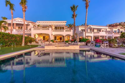 Luxury Villa Photo #4