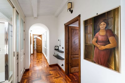 Luxury Villa Photo #25