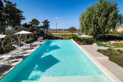Luxury Villa Photo #3
