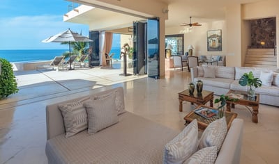 Luxury Villa Photo #23