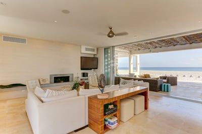 Luxury Villa Photo #14