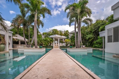 Luxury Villa Photo #15