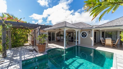 Luxury Villa Photo #4