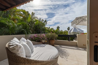 Luxury Villa Photo #11