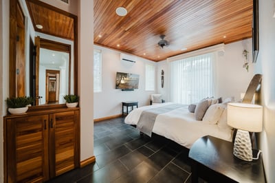 Luxury Villa Photo #28