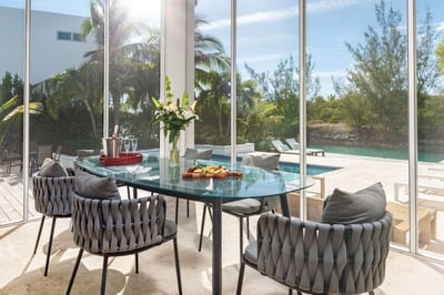 Luxury Villa Photo #8
