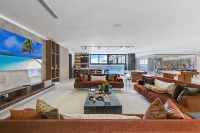Luxury Villa Photo #16