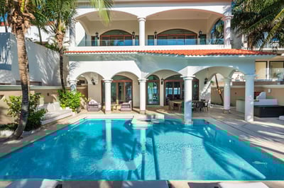 Luxury Villa Photo #2