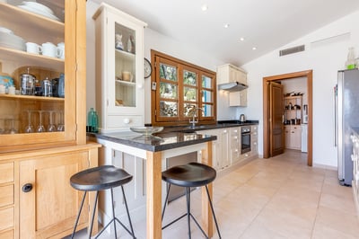 Luxury Villa Photo #16