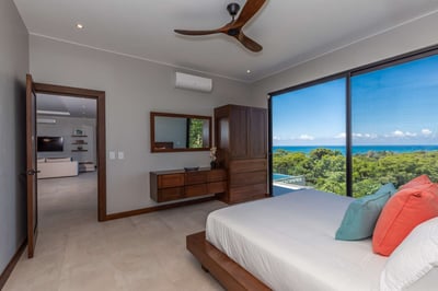 Luxury Villa Photo #39