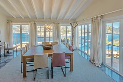 Luxury Villa Photo #20