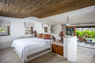 Luxury Villa Photo #16