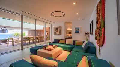 Luxury Villa Photo #32