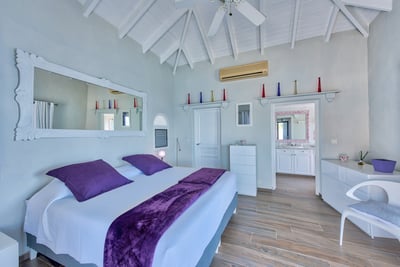 Luxury Villa Photo #31