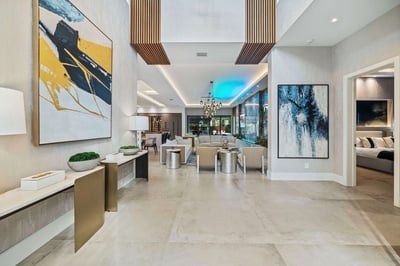 Luxury Villa Photo #19