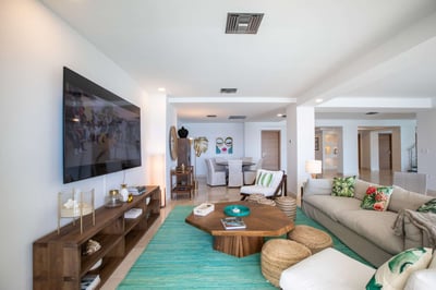 Luxury Villa Photo #12
