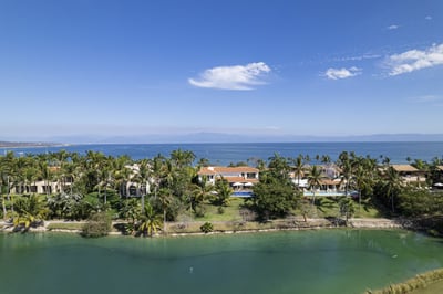 Luxury Villa Photo #2