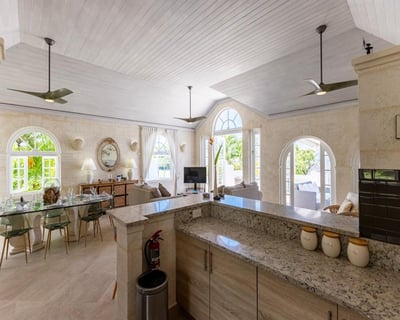 Luxury Villa Photo #11