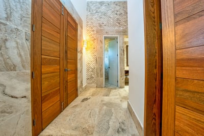 Luxury Villa Photo #41