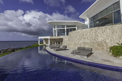 Luxury Villa Photo #5