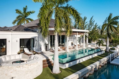 Luxury Villa Photo #2