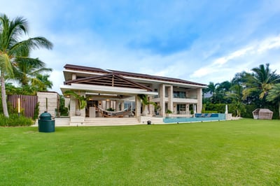 Luxury Villa Photo #2