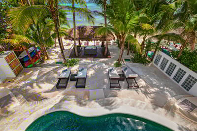 Luxury Villa Photo #32