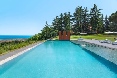 Luxury Villa Photo #5