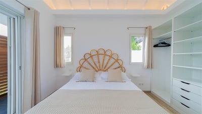 Luxury Villa Photo #22