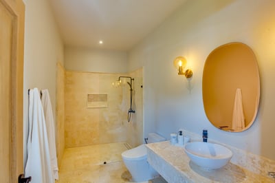 Luxury Villa Photo #39