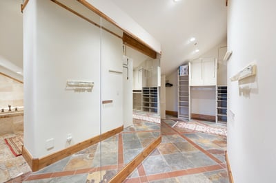 Luxury Villa Photo #30